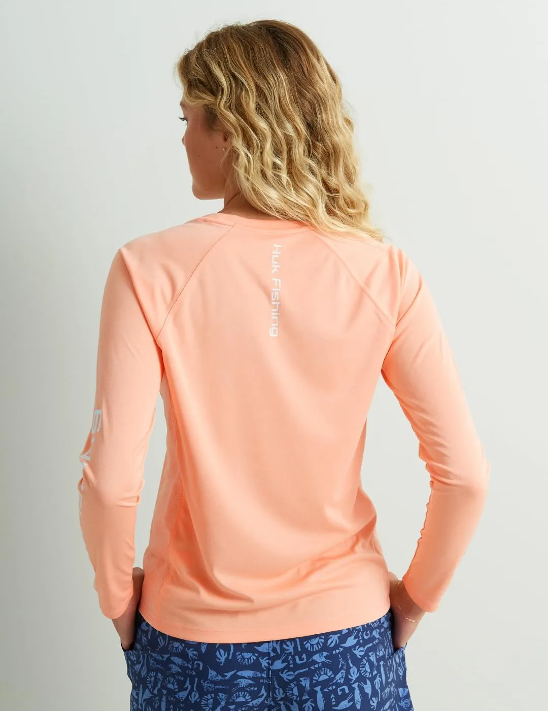 HUK Women's Pursuit Heather Crew Sleeve, Performance Shirt
