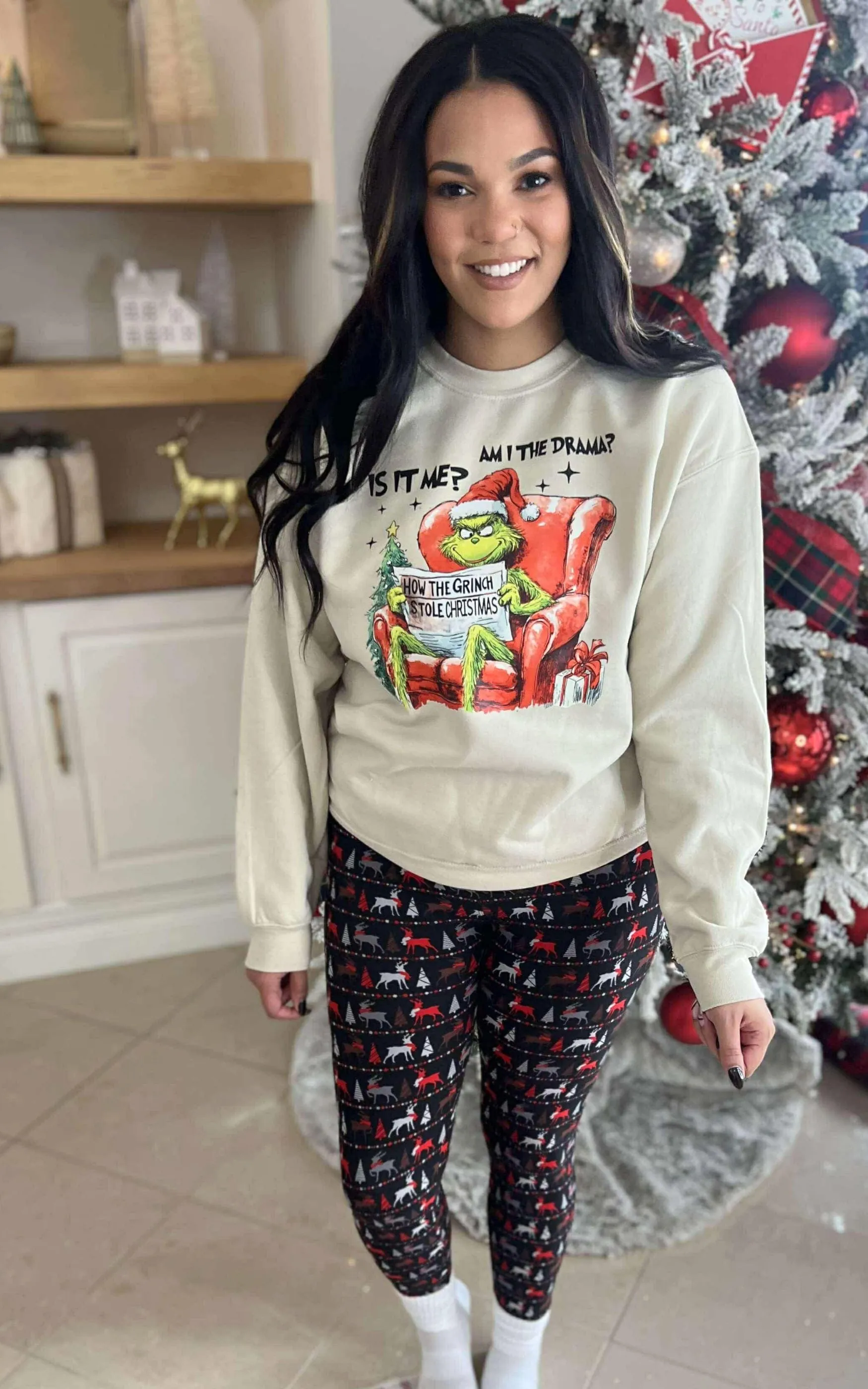 Is it Me? Am I the Drama? Holiday Sand Graphic Crewneck Sweatshirt